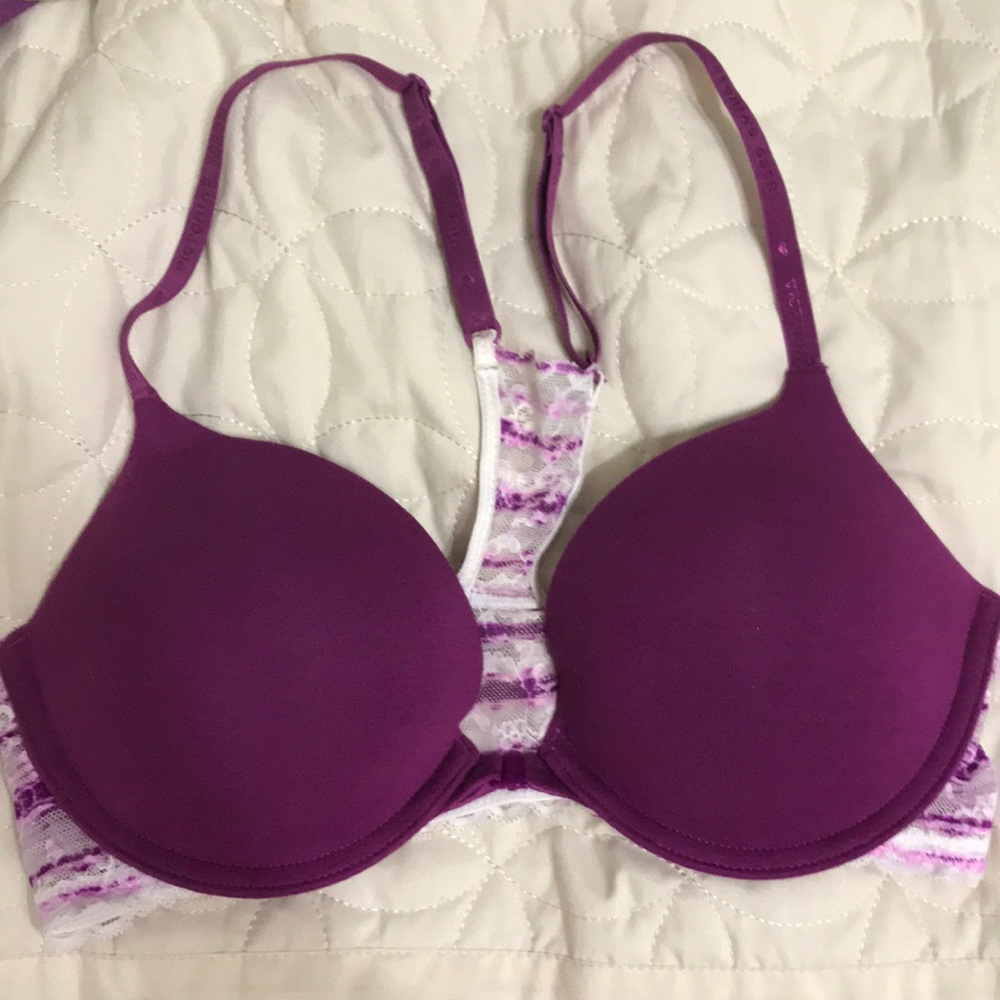 Magenta VS bra